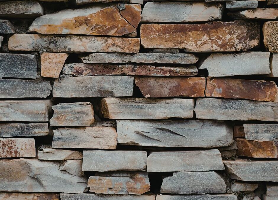 Muro de contención de piedra seca en La Garrotxa — Construccions Susqueda